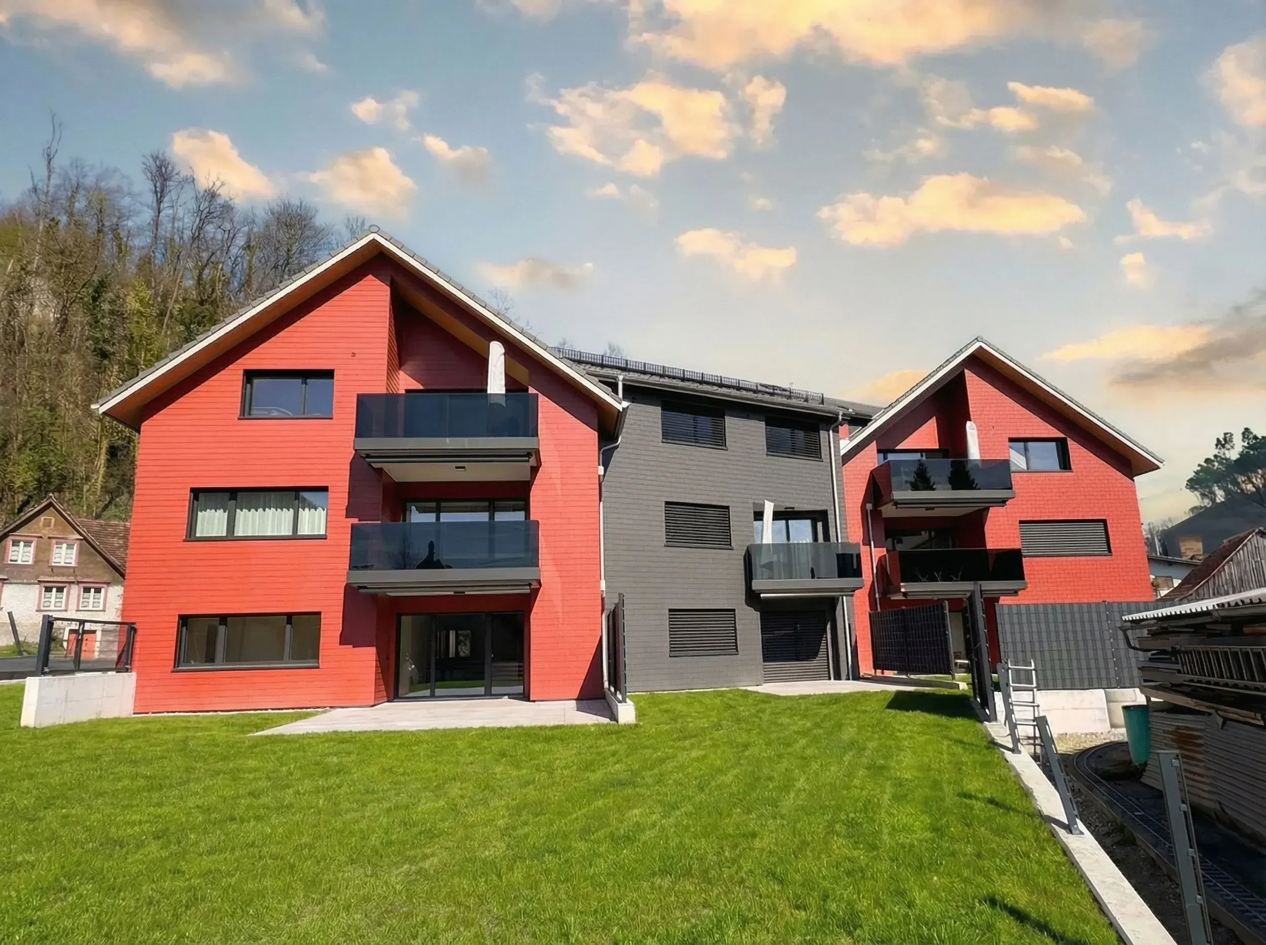 MFH Ender Montlingen – Seitenansicht